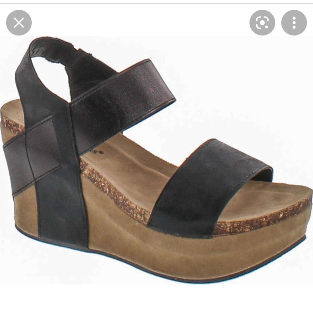 Black wedges